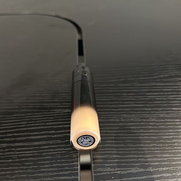 KVD Good Apple Lightweight Full Coverage Concealer in Medium 129 - Picture 8 of 8